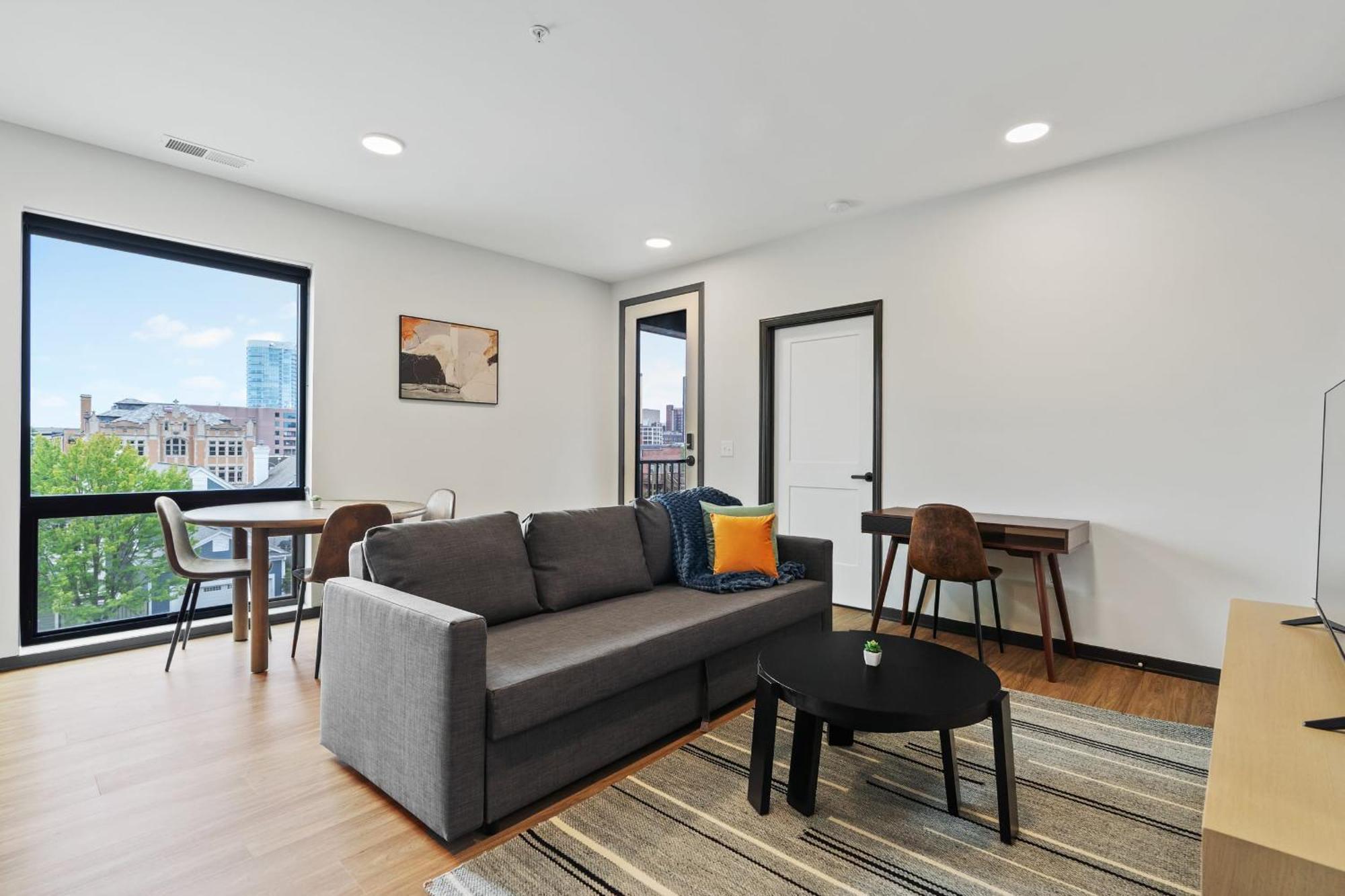Cozysuites On Mass With Garage Parking #7 Indianapolis Ngoại thất bức ảnh