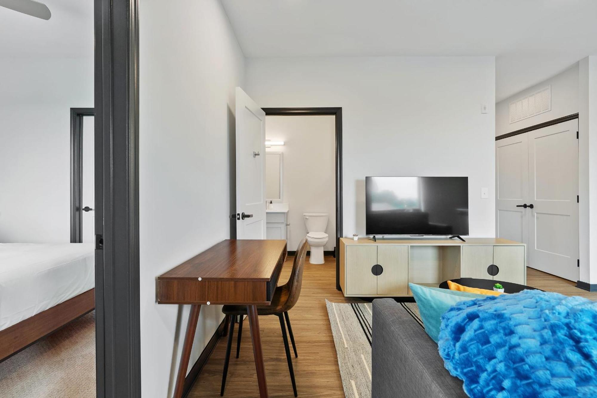 Cozysuites On Mass With Garage Parking #7 Indianapolis Ngoại thất bức ảnh