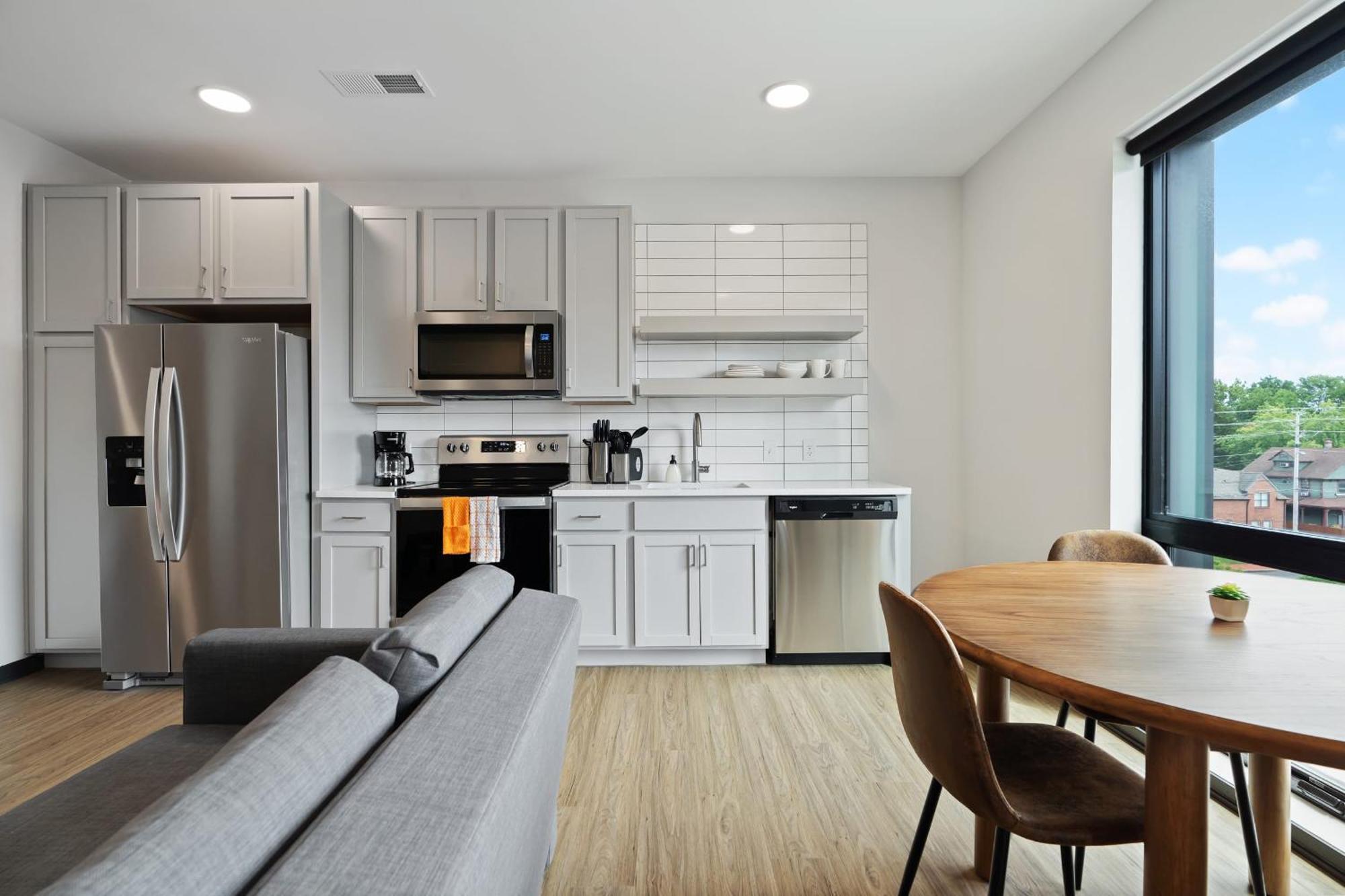 Cozysuites On Mass With Garage Parking #7 Indianapolis Ngoại thất bức ảnh