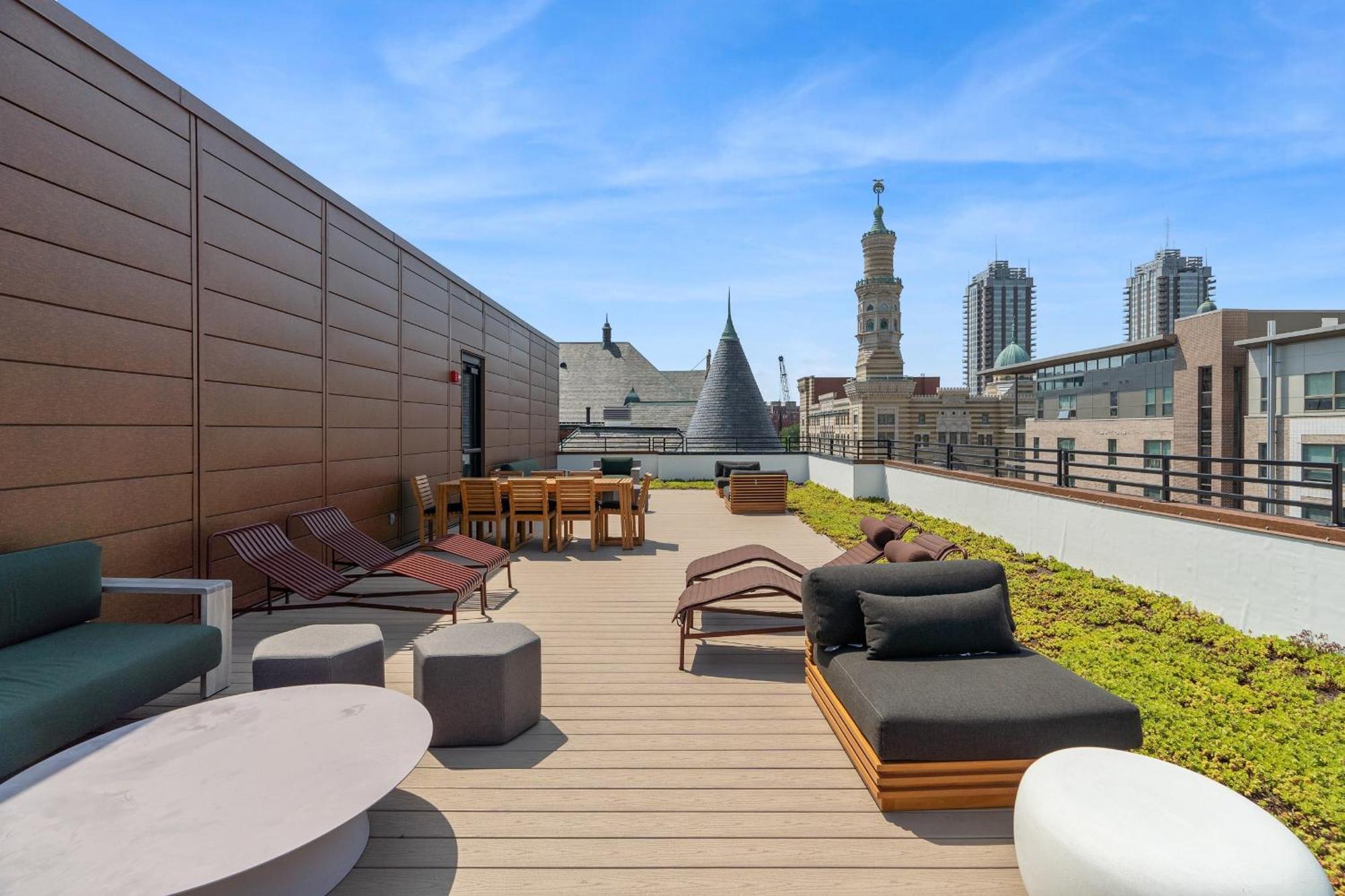 Cozysuites On Mass With Garage Parking #7 Indianapolis Ngoại thất bức ảnh